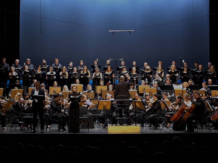 Photo de concert de l'ensemble vocal de Lausanne et Le Sinfonietta de lausanne